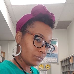 Meet your Posher, Ebony